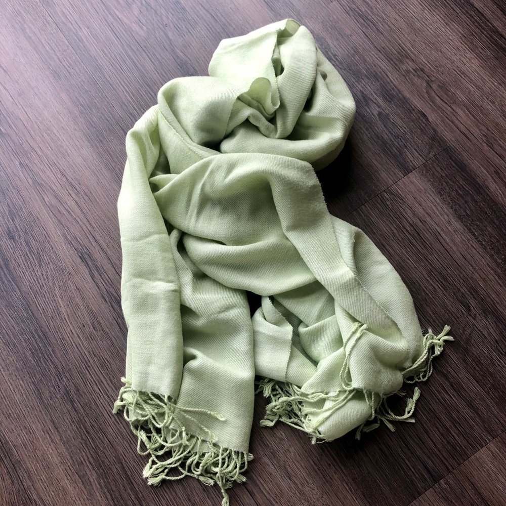Women’s Green Wrap/Scarf